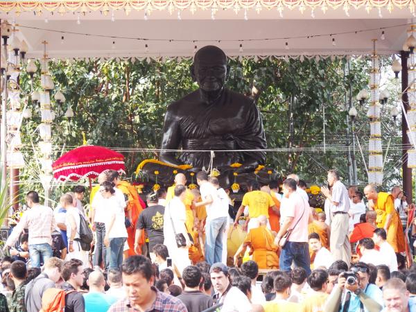 3月19日、タイ最大の仏教刺青の奇祭が開催される