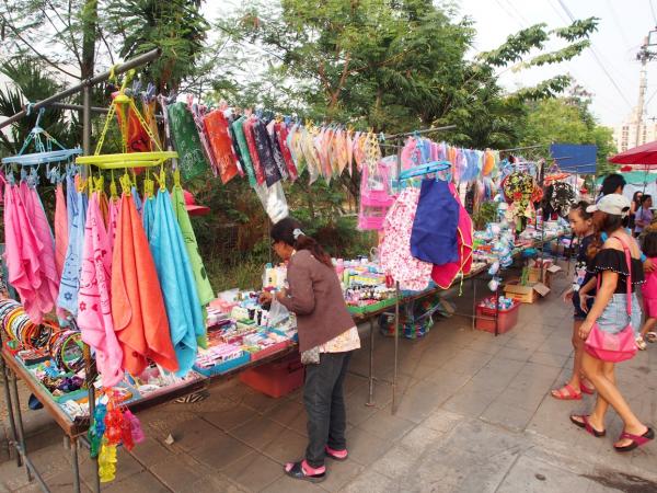 【タイ】いつの間にかできあがるタイの市場