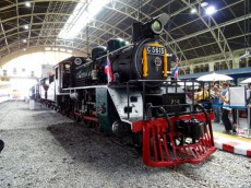 タイ国鉄中央駅「グルンテープ駅」100周年記念に日本のSL4両が集結