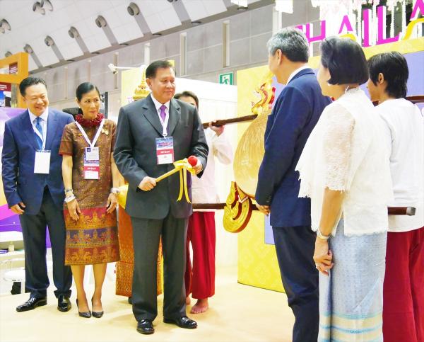 タイ副首相、旅の祭典「ツーリズムEXPOジャパン」を視察