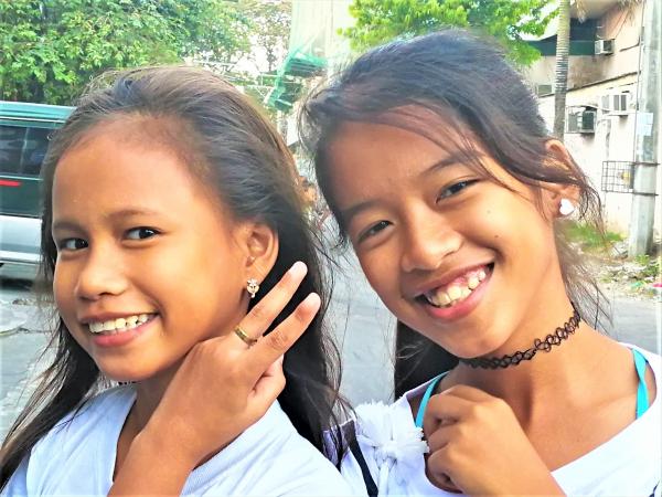 15歳未満の花嫁・年間約11万人、危険回避を目指しインドネシアで児童婚防止提案ーユニセフ