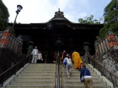 成田山で「ウナギ」タイ人観光客にも人気