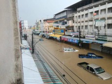 【タイ】東北部サコンナコンなどで過去47年で最悪の洪水被害3万人が被災
