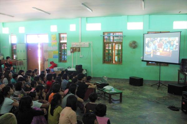 【ミャンマー】ヤンゴンの児童養育施設で上映会、日緬共同制作の「一杯のモヒンガー」