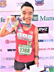 猫ひろし選手、アンコールワット国際ハーフマラソンで二位