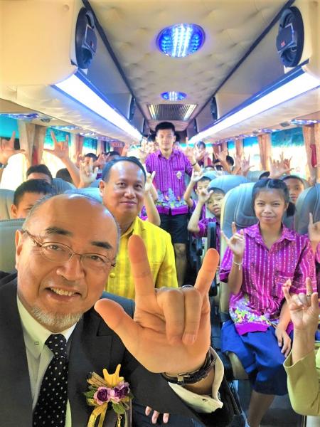 ロイエット県難聴者学校に送迎バスを支援ー在タイ日本大使館