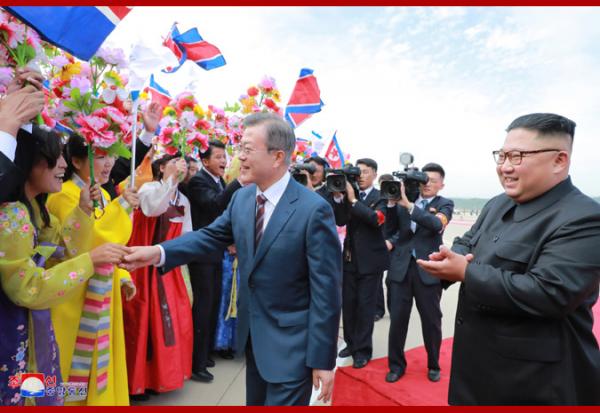 文在寅大統領の平壌訪問、朝鮮中央通信4本の記事と35枚の写真を掲載
