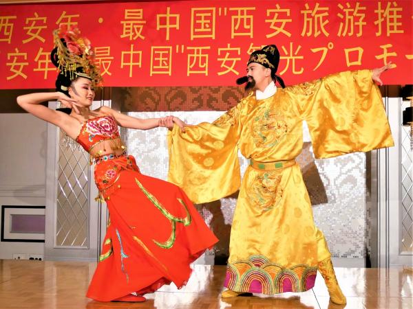 唐時代の民族踊り長恨歌(ちょうごんか)で、中国・西安市観光プロモーション