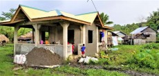 【もっと楽しいフィリピン】ティンバオン集落で新築工事(3)未完成で入居ーサマール島カトバロガン