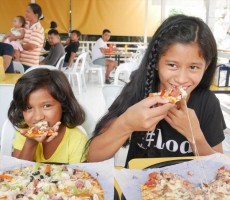 【もっと楽しいフィリピン】オルモックのピザ・アルバートス、シェーキーズを凌ぐ人気！ 