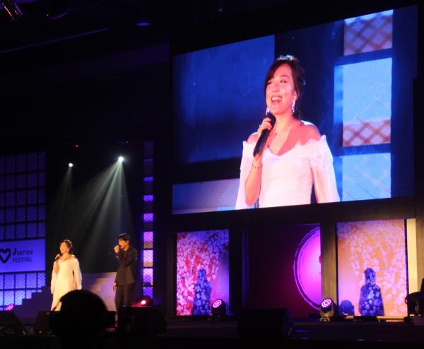 平原綾香さん作詞作曲のミャンマー語 新曲「MOSHIMO」発表　森崎ウィンさんとヤンゴンでデュエット