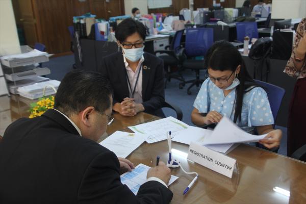 ミャンマー株の外国人取引、口座開設の手続き始まる