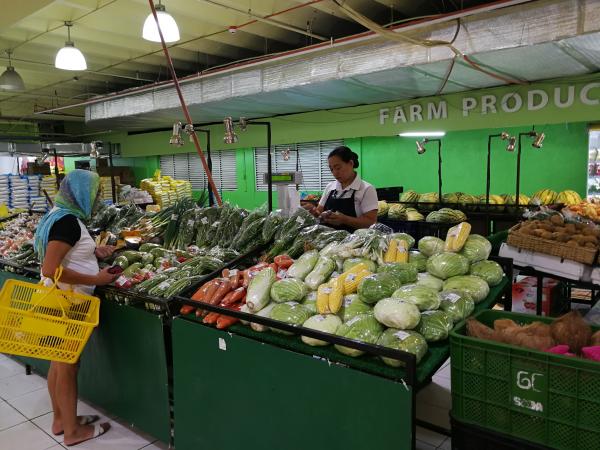 【フィリピン】マクタン・セブ空港近くのスーパーマーケット、商品も豊富で平穏