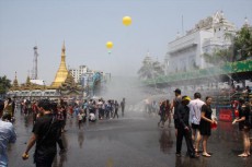 【ミャンマー】沈黙の水かけ祭り　10連休は外出自粛　新型コロナ、感染者は60人超え危機感　