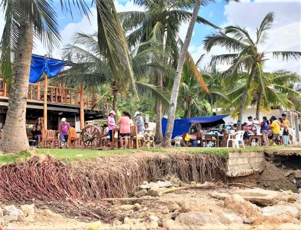 【フィリピン・セブ島南部アレグレア】「Rio Beach Resort」被災住民60人を支援！