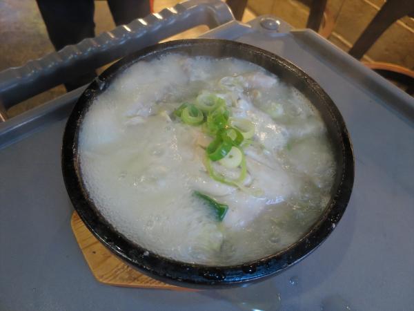 【コラム】夏の活力に、犬鍋！ 韓国
