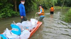 【タイ】各地で相次ぐ洪水に芸能人たちも支援