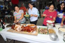 【フィリピン】36人の大家族クリスマスパーティー
