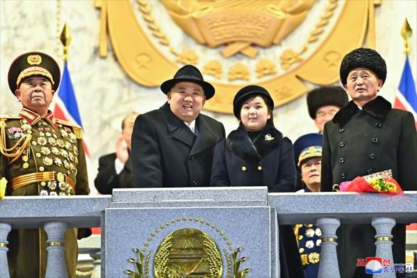 【北朝鮮】軍創建75周年慶祝閲兵式、盛大に挙行　150枚の写真を掲載！