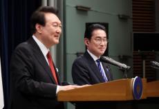 日韓首脳会談で「シャトル外交」再開へ　