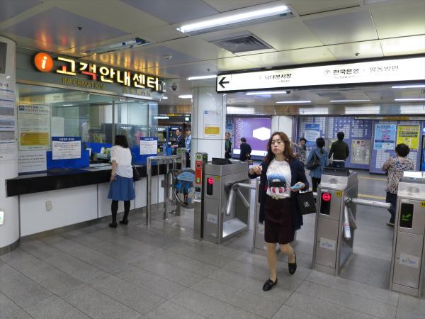 【コラム】地下鉄無料化は、高齢者労働者の源・韓国