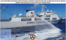 中国の艦船がフィリピン軍の補給船に放水 南シナ海のアユンギン礁付近で