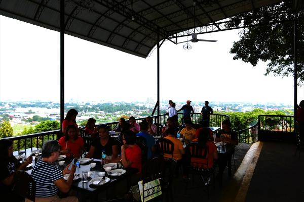 フィリピン・ミンダナオ島ダバオ市一番の展望レストラン「ジャックス リッジ」