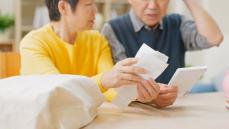 「貯金1,000万円が一瞬で消えた…」60代夫婦、老人ホームめぐり「老後破綻危機」直面のワケ