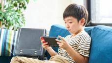 10歳長男「将来はゲーマーになりたい」…3児をトリリンガルに育てた教育ママによる〈意外な返答〉