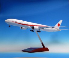 「次期政府専用機」とANA塗装「MRJ90」の勇姿をイチ早くその手に