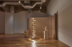 フランク・ロイド・ライトの名作照明「タリアセン」を手に入れ