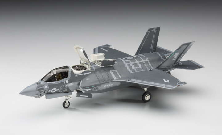 最新鋭戦闘機「F-35B」のプラモデル、注目は