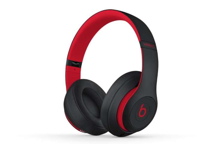 Beats by Dr Dre - beats 赤 赤い“b”こそBeatsでしょ！ファーストモデル発売10周年記念