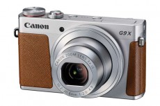 Canon高性能コンデジ選びはファインダーか、コンパクトか？