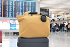 機内や旅先で活躍！機内持ち込みバッグは「大きめトートバッグ」に落ち着きました