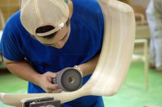 Appleを魅了した「マルニ木工」の職人技とデザイン【CRAFTSMANSHIP】