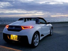 【検証2015年の注目車】ホンダ「S660」が軽自動車規格で登場した理由：岡崎五朗の眼