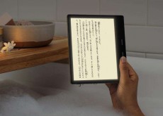 IPX8等級の防水機能と色調調節ライトを備えた新「Kindle Oasis」