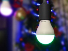 最新LEDはスマホで自動消灯、メールも常識？