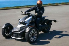 4輪の免許で乗れる！Can-amの新星「Ryker」はバイクの爽快さを気軽に味わえます