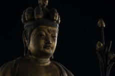 これが木彫り!?精緻に再現された国宝「聖林寺十一面観音立像」の存在感に圧倒されます