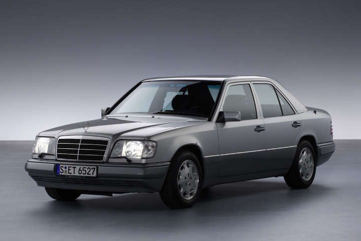 メルセデス W124 Eクラス 後期型モデルカー メルセデス W124 Eクラス 後期型モデルカー - メルカリ