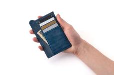 薄くて軽くてシンプルなミニ財布“フラグメントケース”って知ってる？