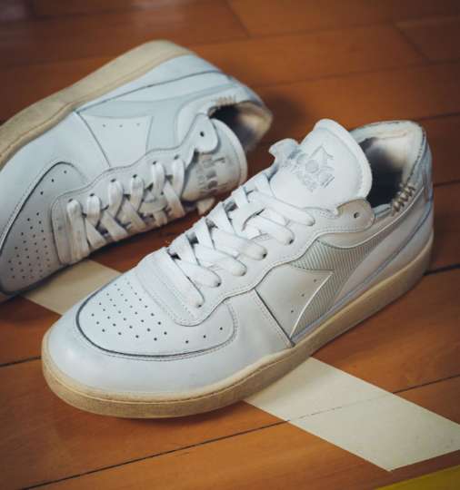DIADORA - ディアドラ　バスケットシューズ バッシュを切って低くする!? 大胆すぎるスニーカーがリデザイン