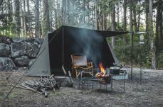 野営感がすごい！難燃素材のパップテントでワイルドなキャンプが味わえます