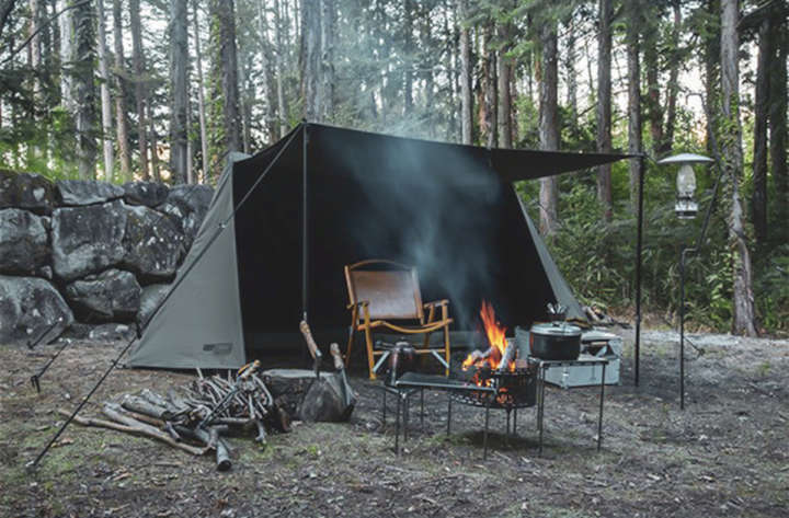 野営感がすごい！難燃素材のパップテントでワイルドなキャンプが味わえ
