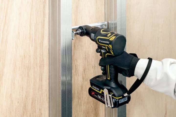 狭い場所でも使えるコンパクトなインパクトドライバーだね｜Infoseek