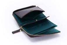 GANZO職人が考案した小さい財布の「クロスマチ」で小銭が出し入れしやすい