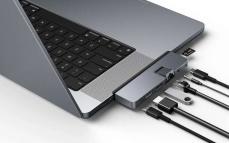 まるで純正のようなUSB-CハブでMacBook Proを大幅拡張！