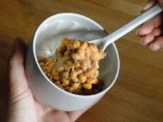 納豆はひんやりが美味しいって知ってた？保冷小鉢と専用スプーンで最高の納豆を！